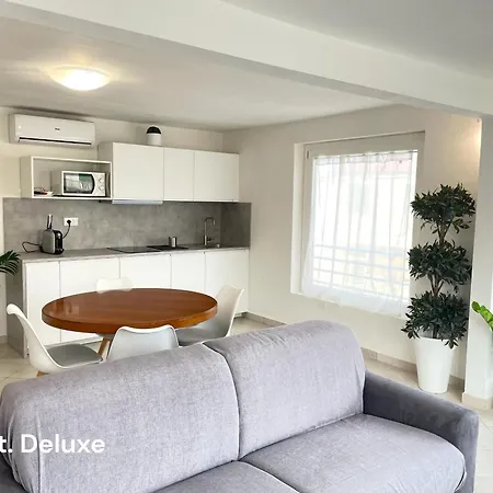 Apartament Amamare *